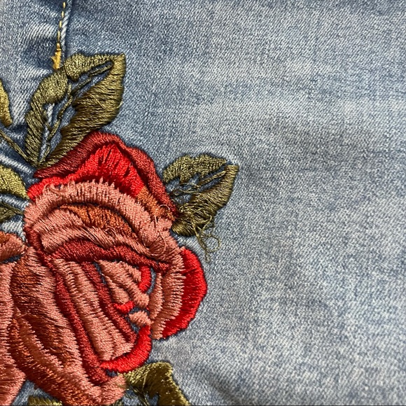 ROSE EMBROIDERY DENIM JEANS - Picture 4 of 9